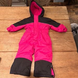 Toddlers one piece snow suit